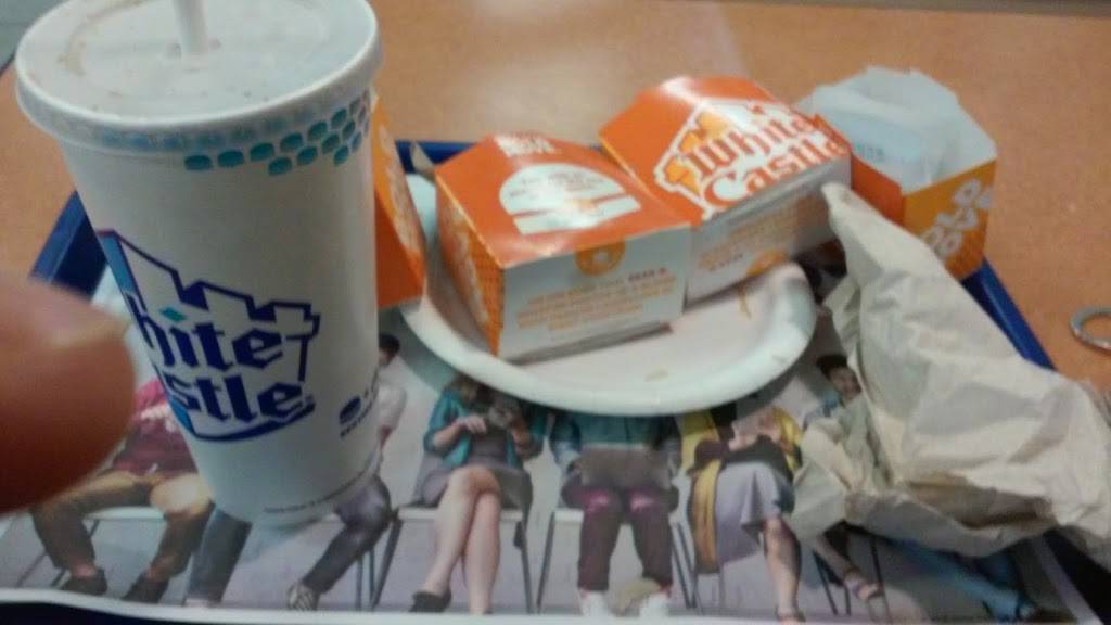White Castle | restaurant | 2231 IL-59, Joliet, IL 60435, USA | 8154365915 OR +1 815-436-5915