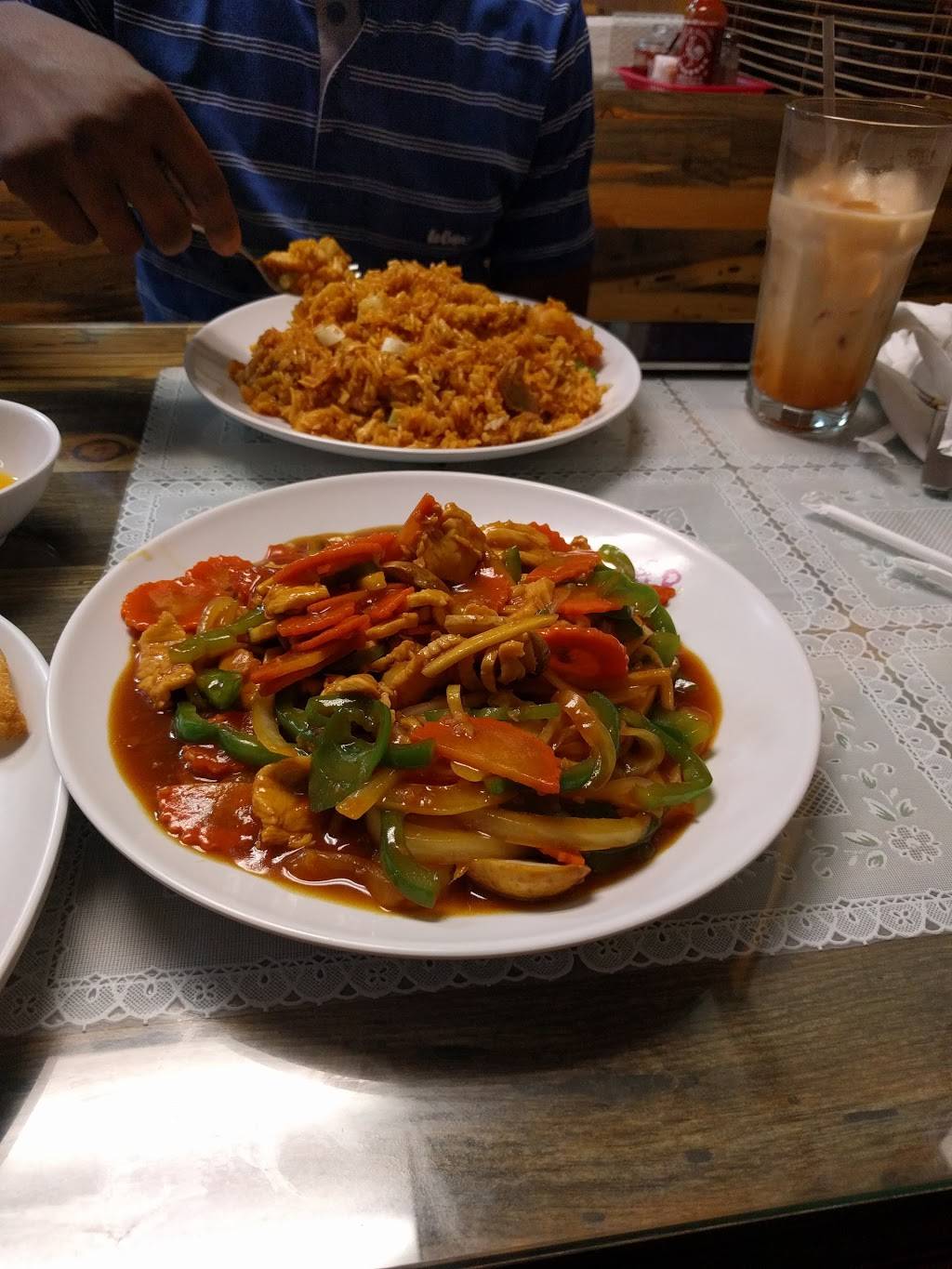 T. Garden Thai | restaurant | 1140 Lincoln Ave, Charleston, IL 61920, USA | 2173481232 OR +1 217-348-1232