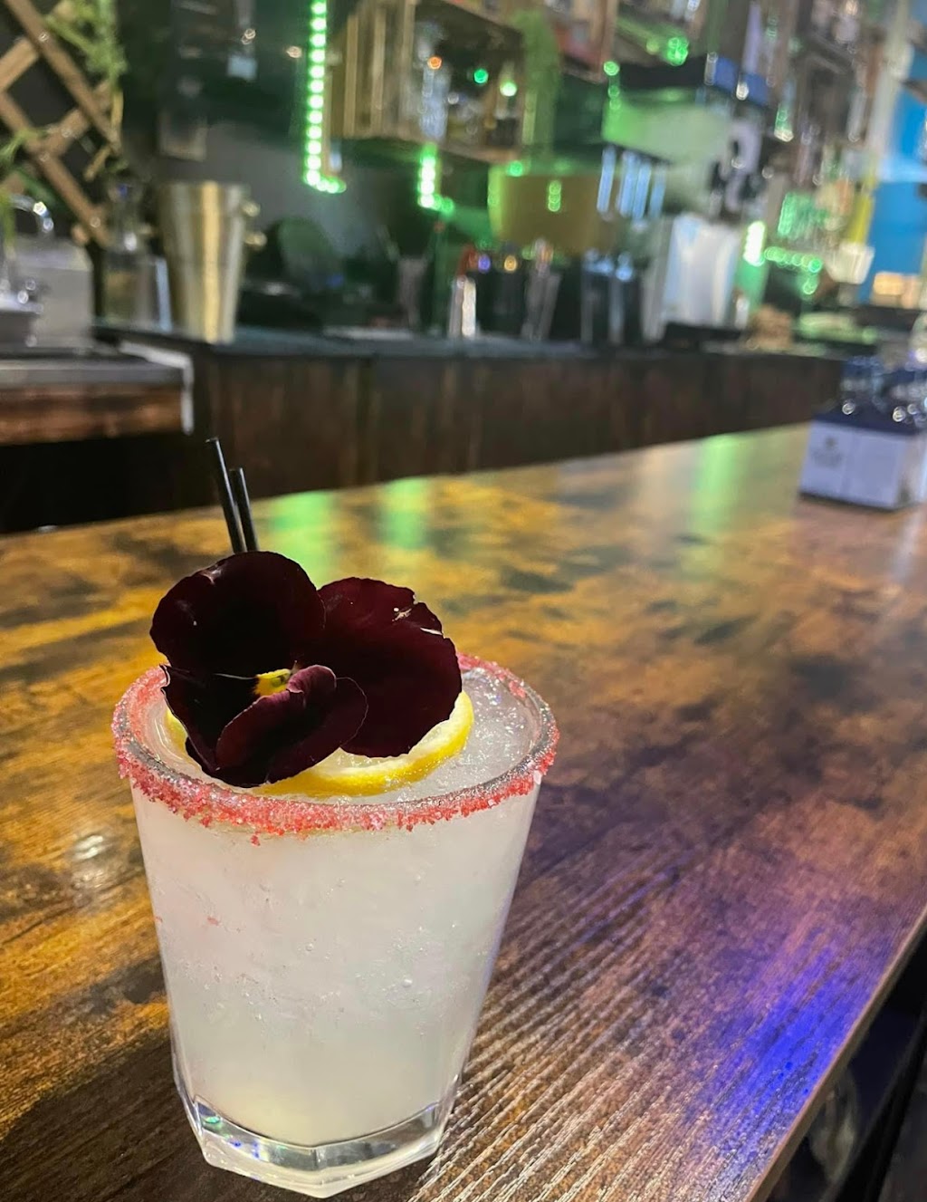 JJs Tropical | restaurant | 1134 N Germantown Pkwy Suite 104, Cordova, TN 38016, USA | 9016445929 OR +1 901-644-5929