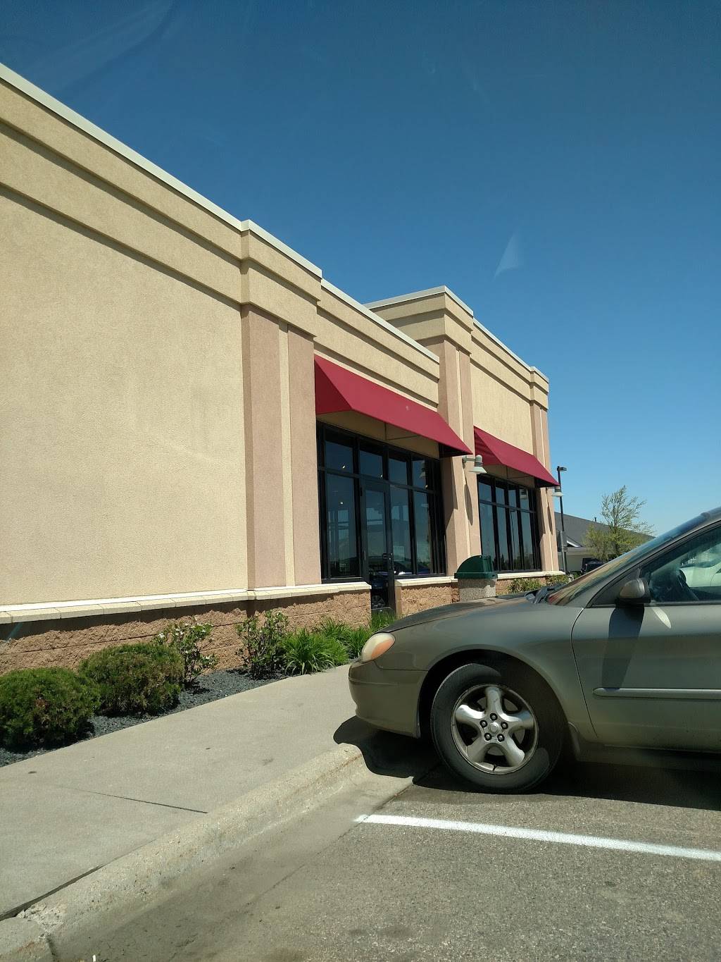 Subway | restaurant | 17450 Dodd Blvd, Lakeville, MN 55044, USA | 9525830943 OR +1 952-583-0943