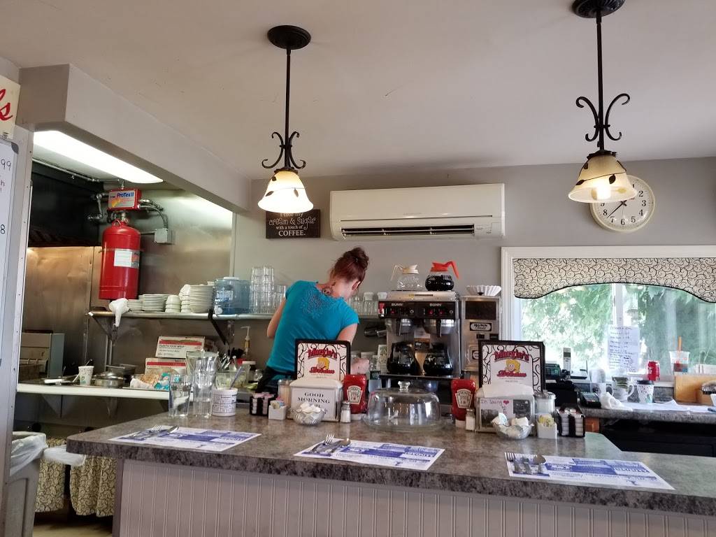 Margies Dream Diner | restaurant | 172 Hayward St, Manchester, NH 03103, USA | 6036277777 OR +1 603-627-7777