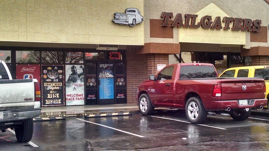 Tailgaters Sports Bar & Grill | restaurant | 6070 W Bell Rd, Glendale, AZ 85308, USA | 6025479366 OR +1 602-547-9366