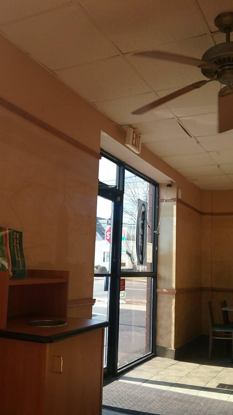 Subway | restaurant | 1315 Dixwell Ave, Hamden, CT 06514, USA | 2038653853 OR +1 203-865-3853