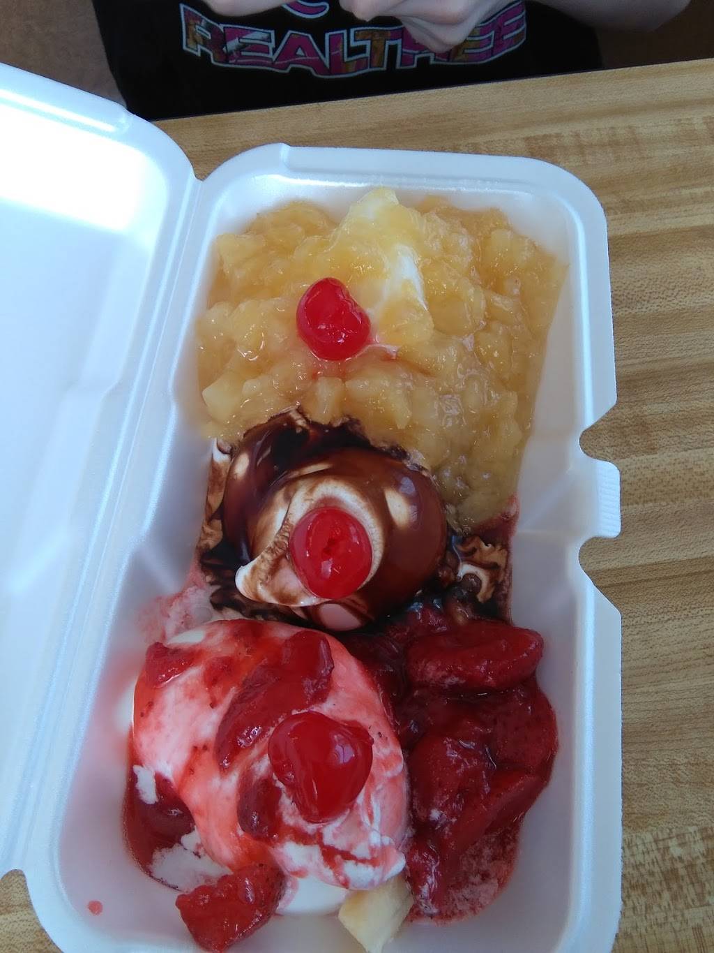 Pink Pony Drive In | restaurant | 613 12th St, Erie, IL 61250, USA | 3096592363 OR +1 309-659-2363