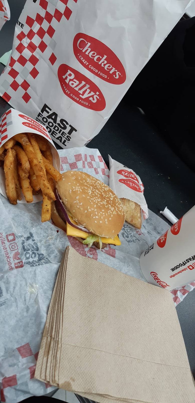 Checkers | restaurant | 77 Chambers St, New York, NY 10007, USA | 2125878888 OR +1 212-587-8888