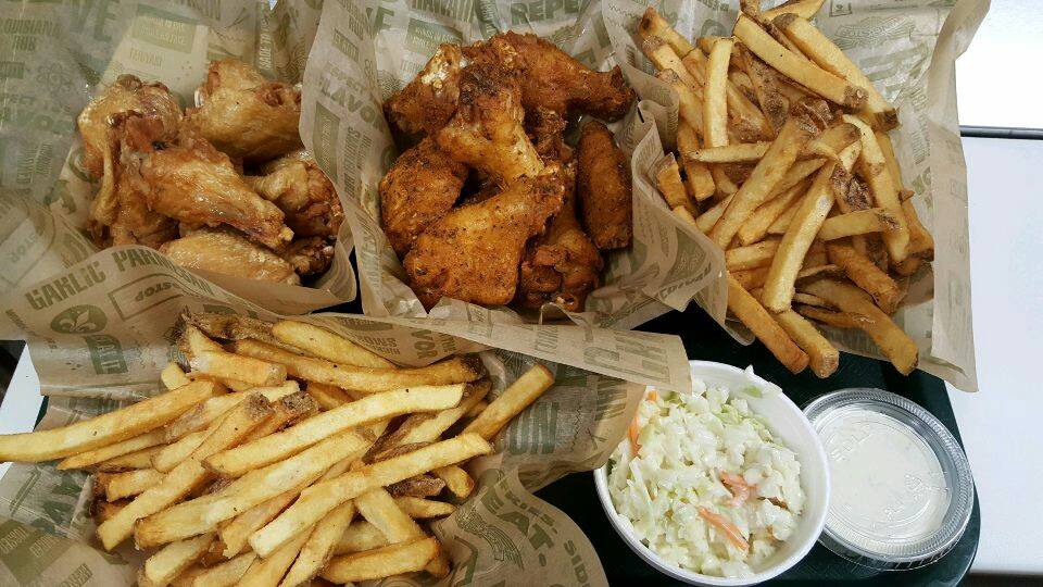Wingstop | restaurant | 2828 S 3rd St, Terre Haute, IN 47802, USA | 8129174391 OR +1 812-917-4391