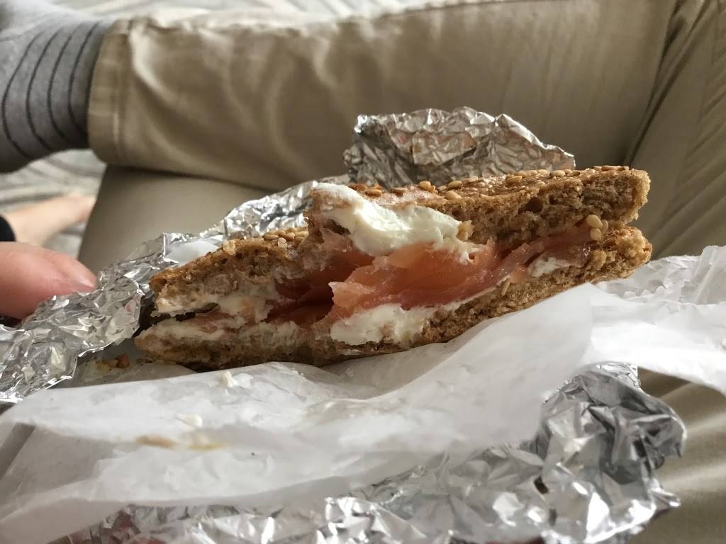 Pick A Bagel | bakery | 102 North End Ave, New York, NY 10282, USA | 2127869200 OR +1 212-786-9200