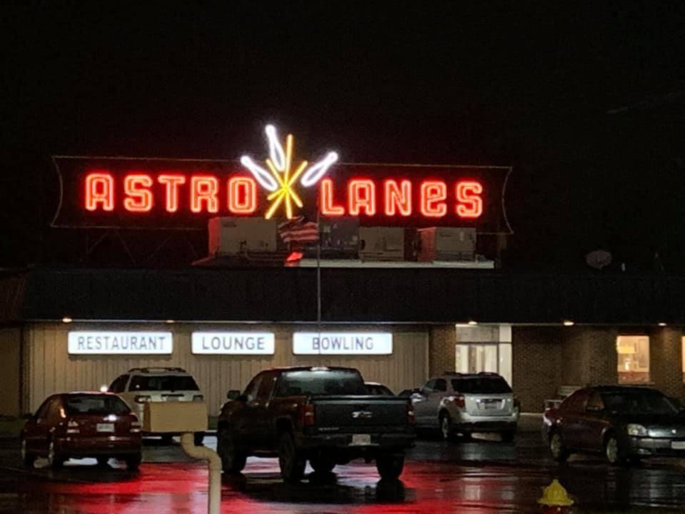 Astro Lanes | restaurant | 1113 Apollo Dr, Wapakoneta, OH 45895, USA | 4197387306 OR +1 419-738-7306