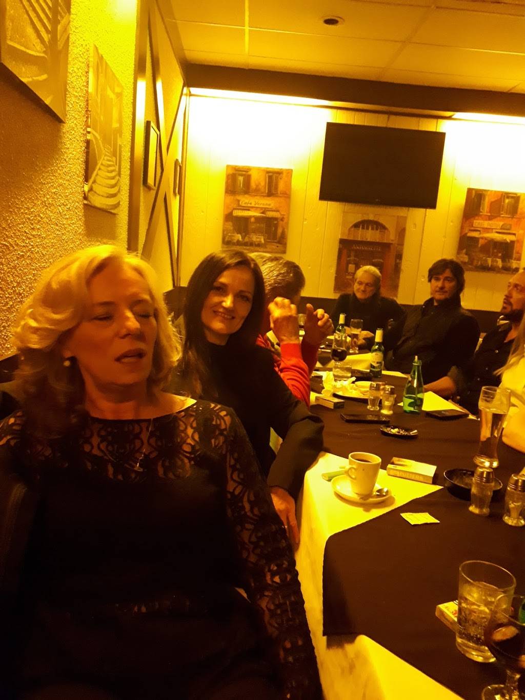 Ninas Bar & Grill | restaurant | 879 Westport Crescent, Mississauga, ON L5T 1E7, Canada | 9056708217 OR +1 905-670-8217