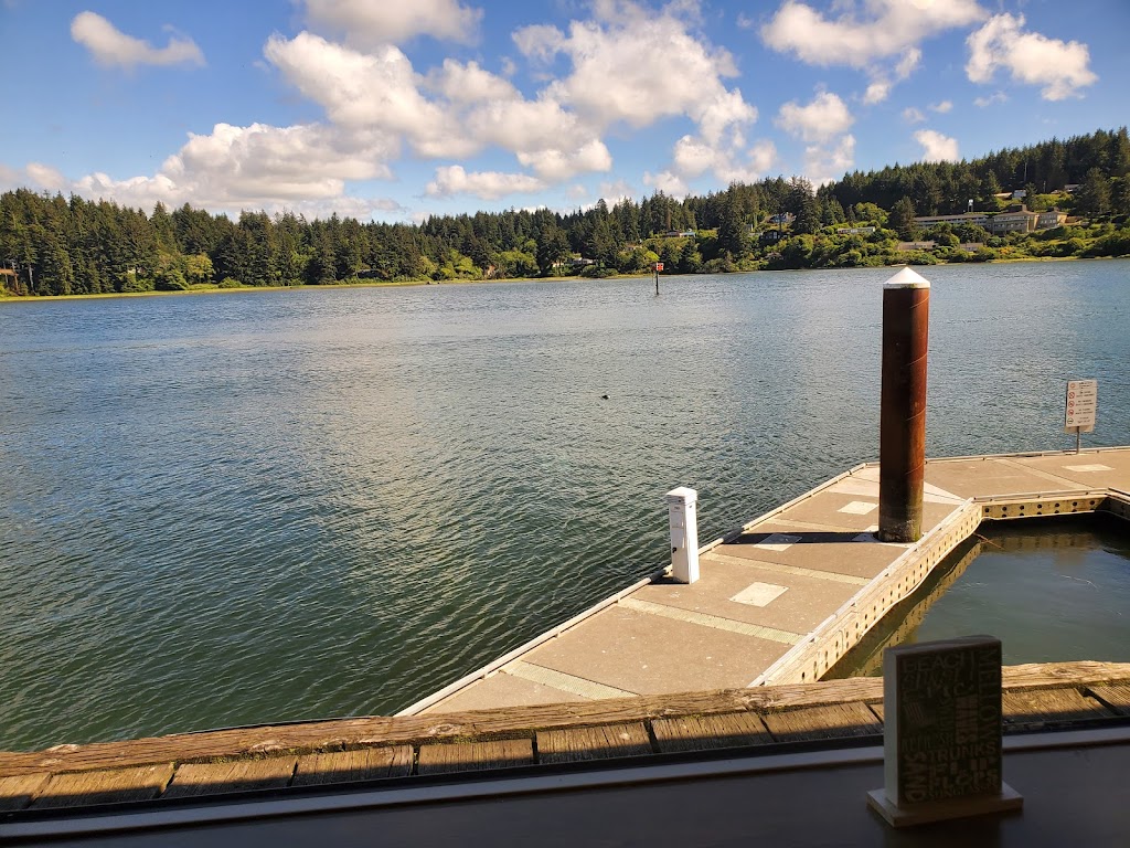 Mos Restaurant | restaurant | 1436 Bay St, Florence, OR 97439, USA | 5419972185 OR +1 541-997-2185