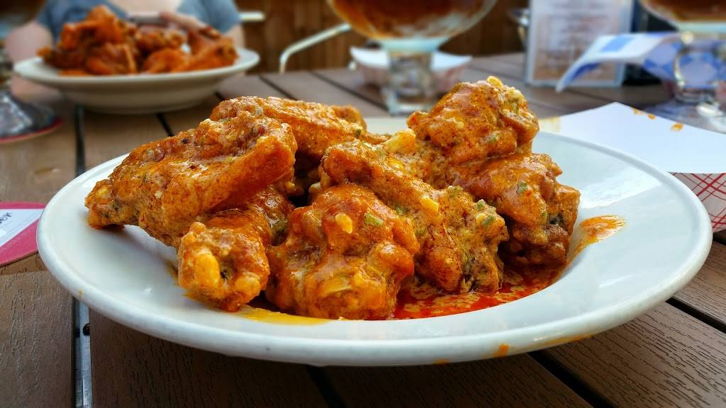 Marios Fishbowl | restaurant | 704 Richwood Ave, Morgantown, WV 26505, USA | 3042922511 OR +1 304-292-2511