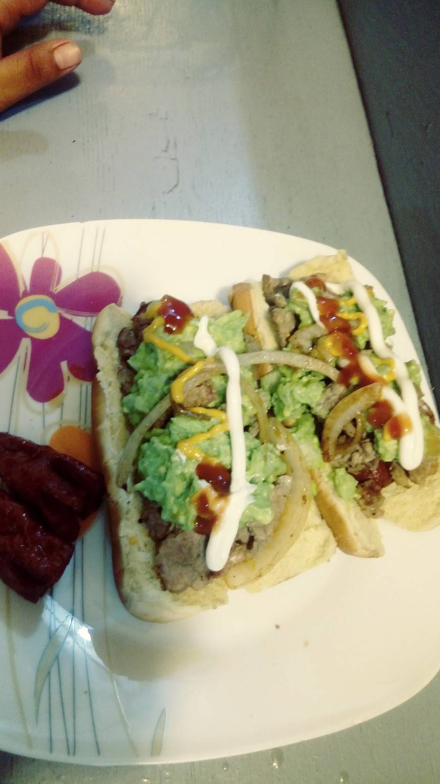 Burgers Y Mas | restaurant | 22185, Cruz del Sur 82, Sanchez Taboada Produtsa, 22185 Tijuana, B.C., Mexico | 9036208 OR +52 9036208