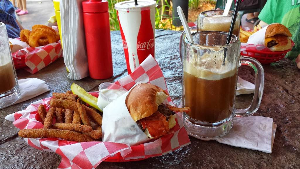 The Drive In Restaurant | restaurant | 572 Bench St, Taylors Falls, MN 55084, USA | 6514657831 OR +1 651-465-7831