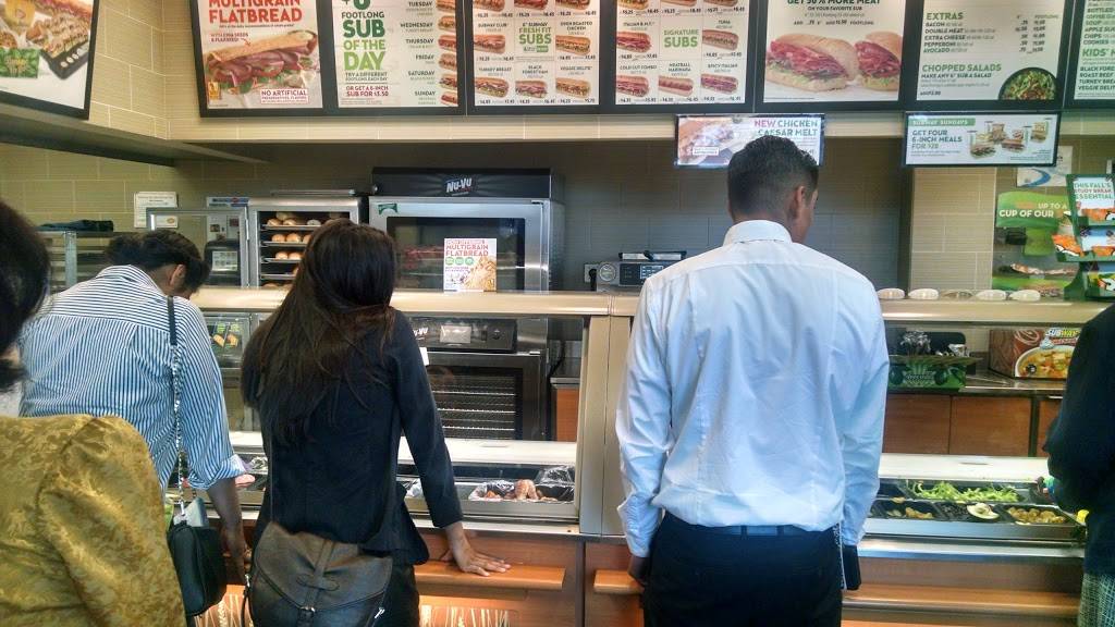 Subway Restaurants | restaurant | 2401-2425 W Jefferson Blvd, Los Angeles, CA 90018, USA | 3237950135 OR +1 323-795-0135