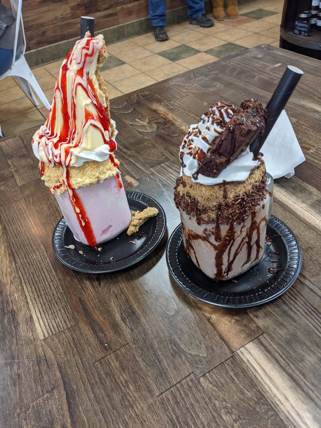 C&K Sweet Treats & Smoked Meats | restaurant | 2137 Volunteer Pkwy Suite 4, Bristol, TN 37620, USA | 4235734517 OR +1 423-573-4517