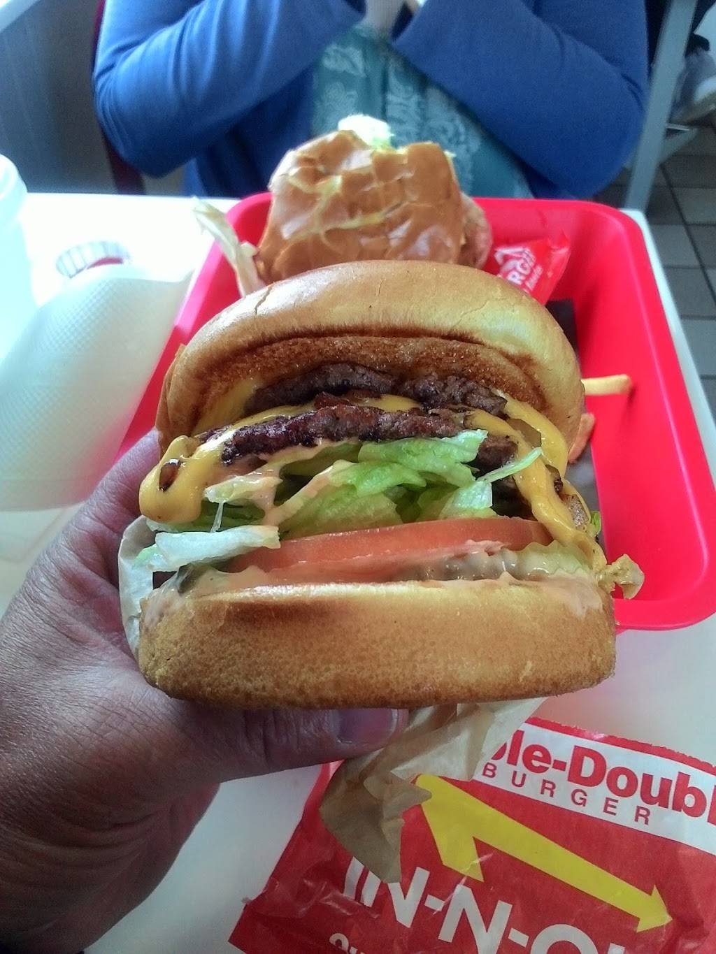 In-N-Out Burger | restaurant | 957 Topsy Ln, Carson City, NV 89705, USA | 8007861000 OR +1 800-786-1000