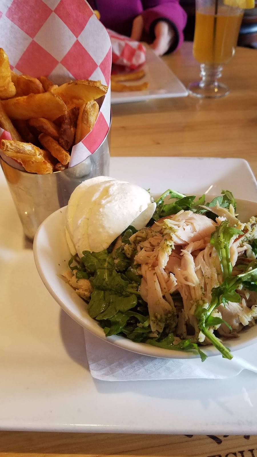 The Butcher’s Tap | restaurant | 3553 N Southport Ave, Chicago, IL 60657, USA | 7733250123 OR +1 773-325-0123