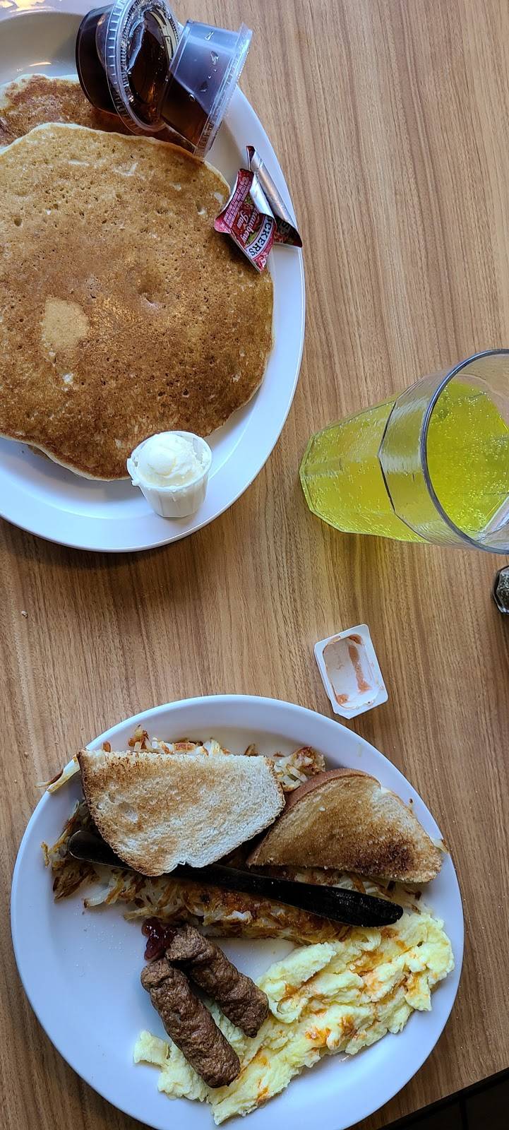 Hilltop Restaurant | restaurant | 28518 Hwy 55 East, Paynesville, MN 56362, USA | 3202434578 OR +1 320-243-4578