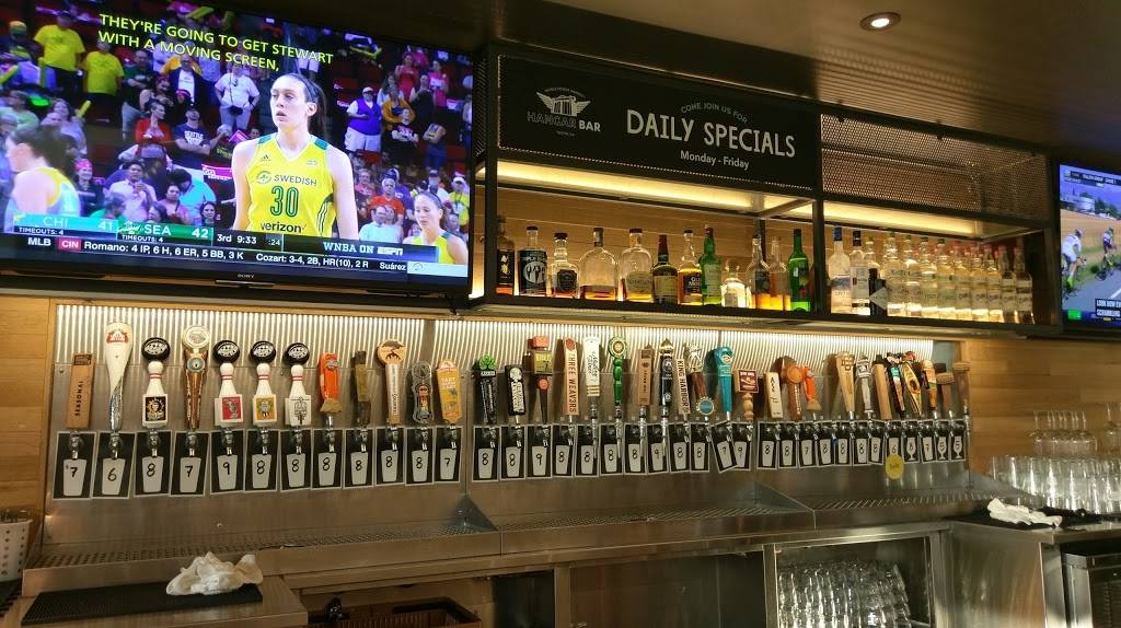 The Hangar Bar | restaurant | 2847 Park Ave, Tustin, CA 92782, USA | 7145667650 OR +1 714-566-7650