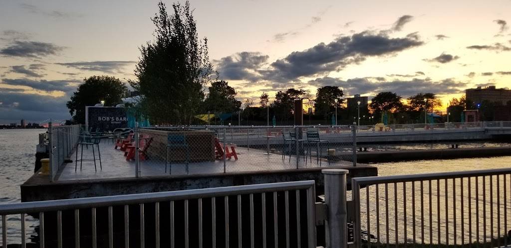 Smokey Gs Smokehouse | restaurant | Atwater Beach, 2670 Atwater St, Detroit, MI 48207, USA | 3136932533 OR +1 313-693-2533