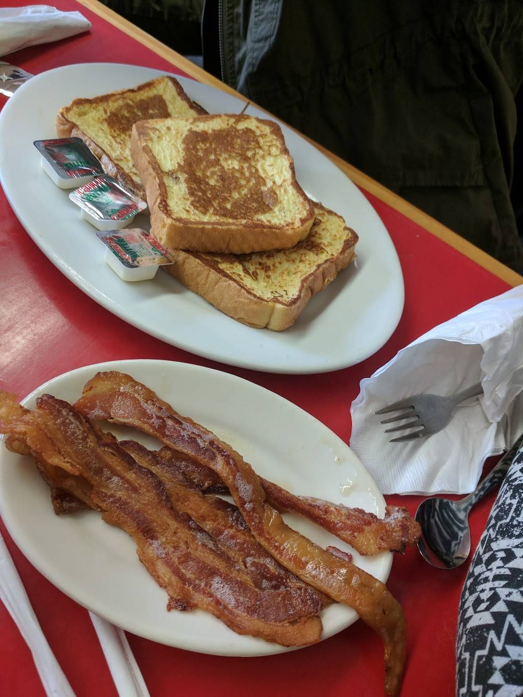 Third Alarm Diner | restaurant | 47 Washington St, Sanford, ME 04073, USA | 2074900557 OR +1 207-490-0557