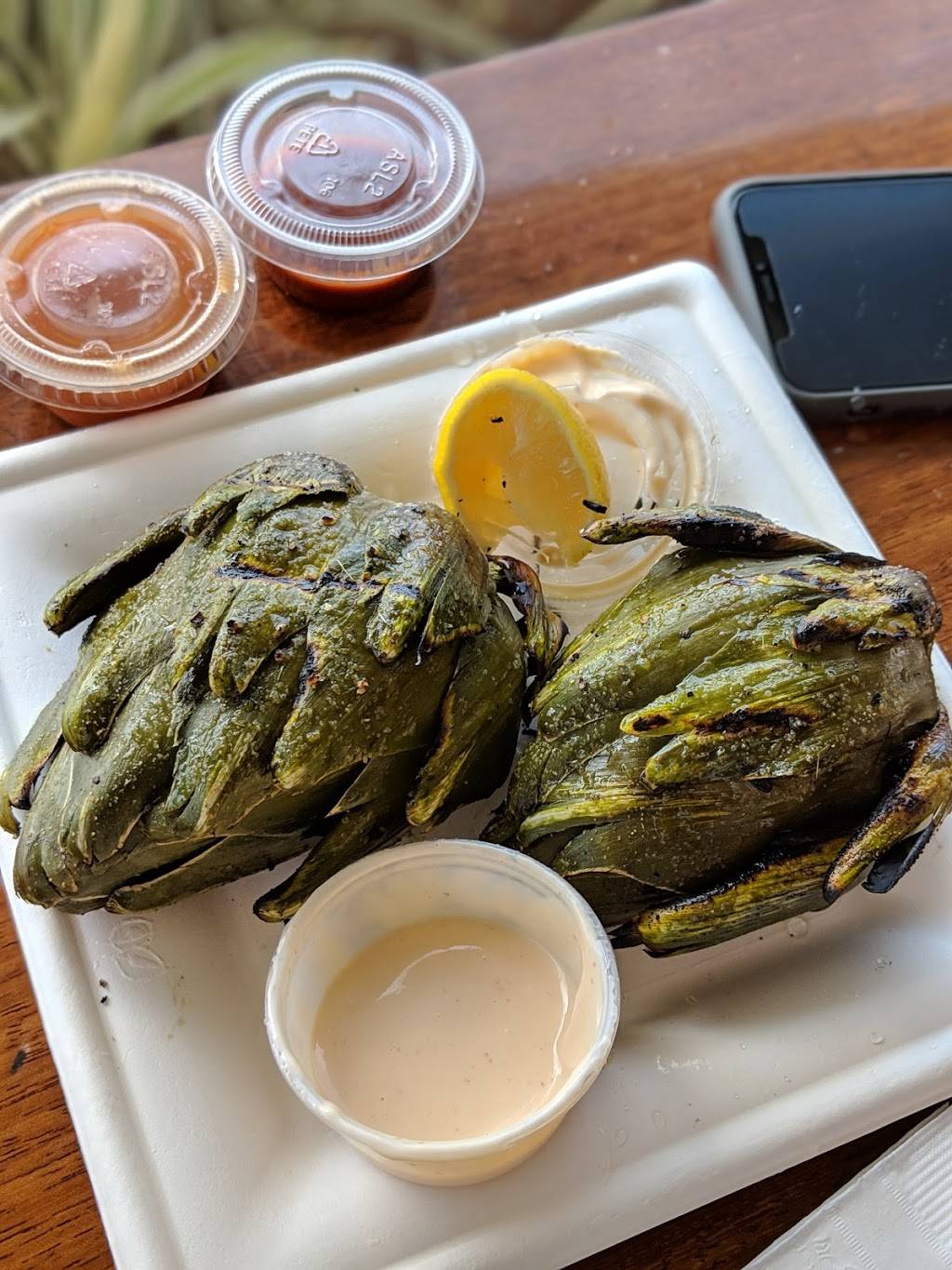 Bear Flag Fish Co. | restaurant | 21058 Pacific Coast Hwy #124, Huntington Beach, CA 92648, USA | 7143740558 OR +1 714-374-0558