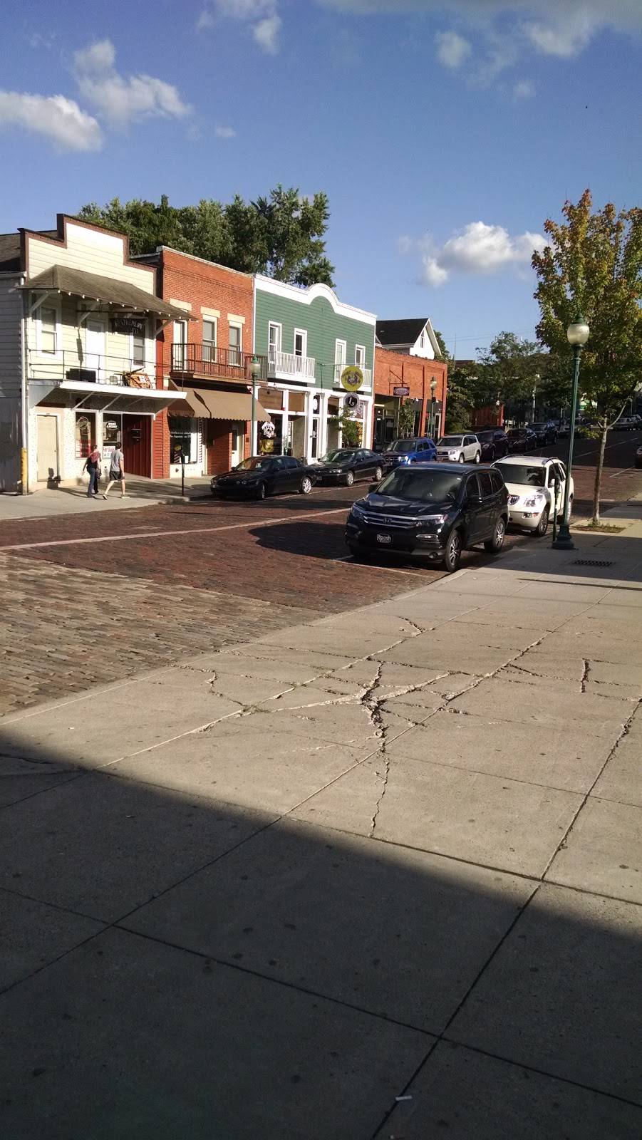 Stephens On Court | restaurant | 66 N Court St, Athens, OH 45701, USA | 7405947132 OR +1 740-594-7132