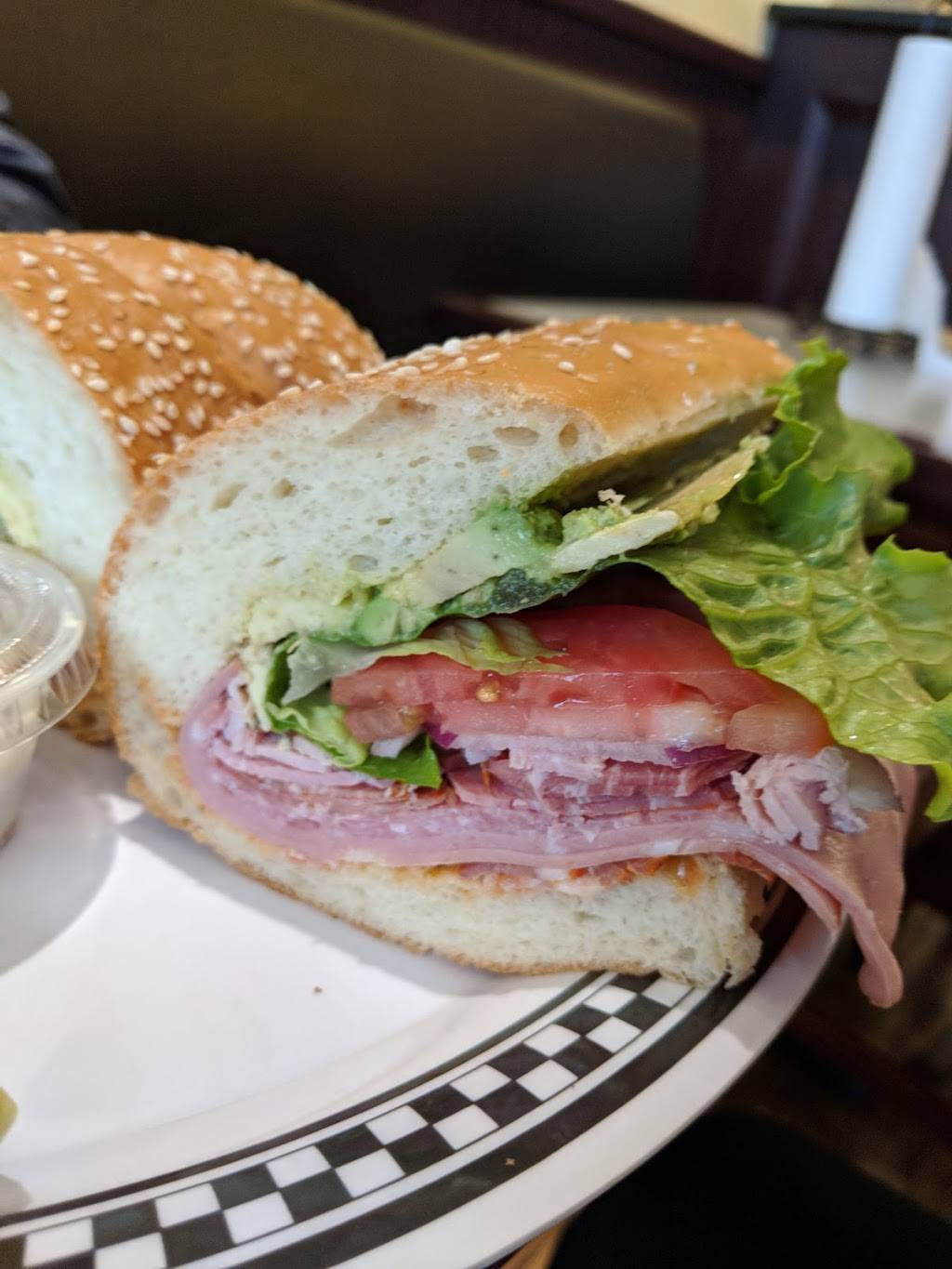 Heidis Brooklyn Deli | restaurant | 415 Philbrook Ave, South Portland, ME 04106, USA | 2077734800 OR +1 207-773-4800