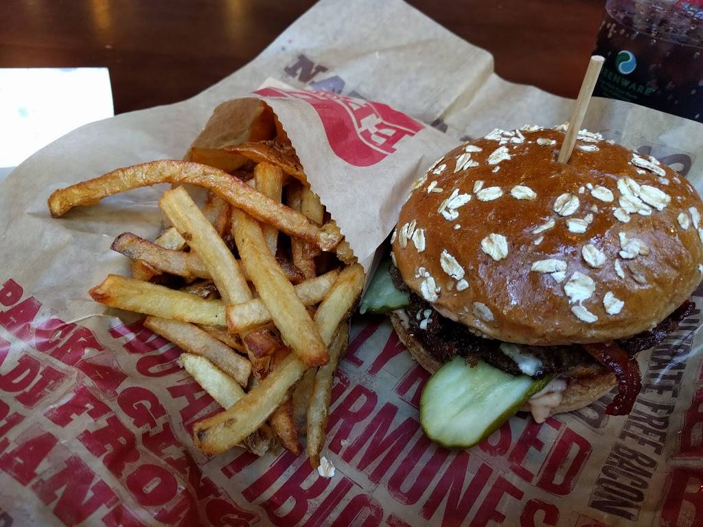 Epic Burger | restaurant | 550 W Adams St, Chicago, IL 60661, USA | 3123820400 OR +1 312-382-0400