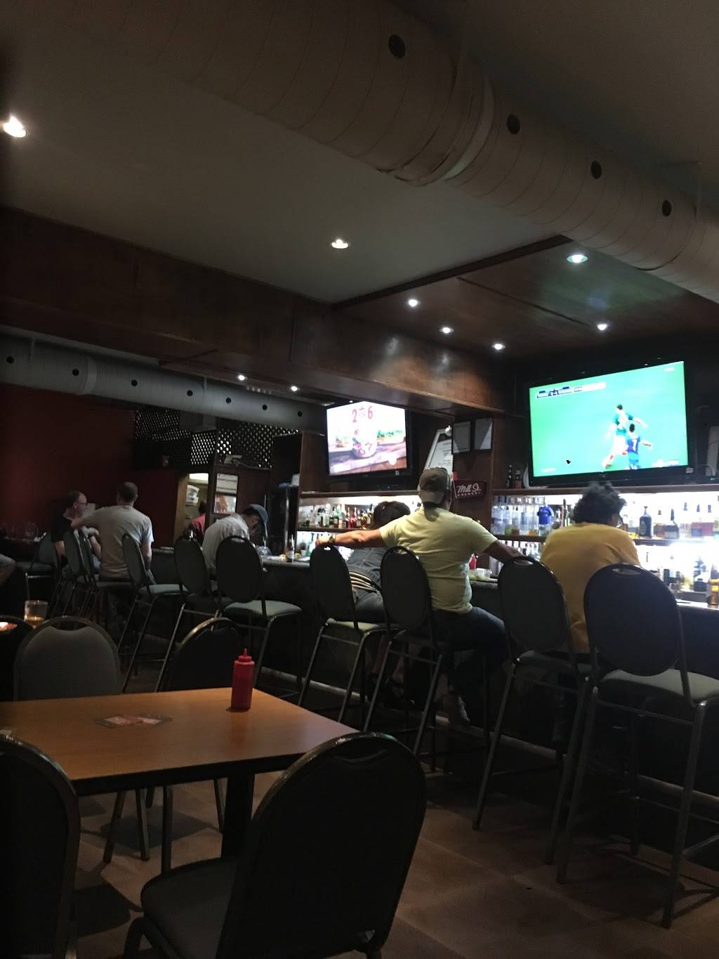 Crave Restaurant and Bar | restaurant | 816 Sheppard Ave W, North York, ON M3H 2T1, Canada | 4163984553 OR +1 416-398-4553