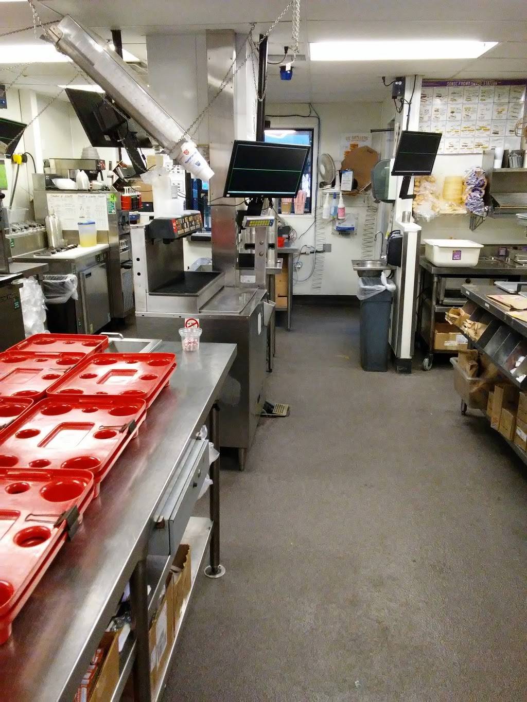 Sonic Drive-In | restaurant | 1605 E Parmer Ln, Austin, TX 78753, USA | 5123394057 OR +1 512-339-4057