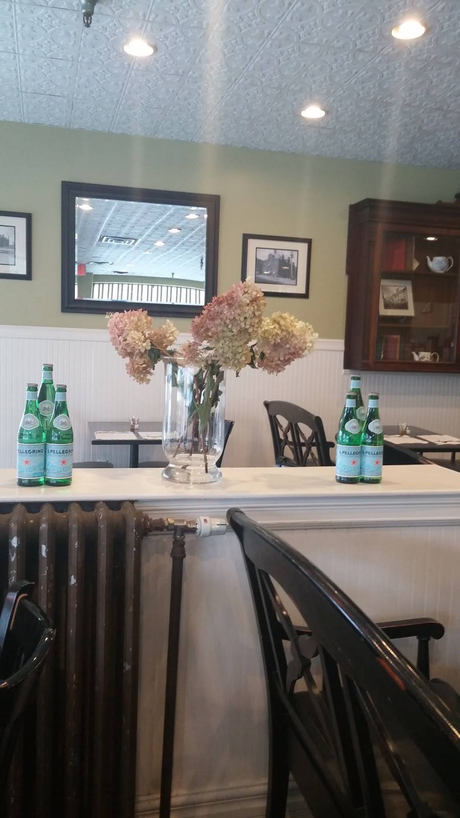 Alexs | restaurant | 1 Market St, Poughkeepsie, NY 12601, USA | 8454521125 OR +1 845-452-1125