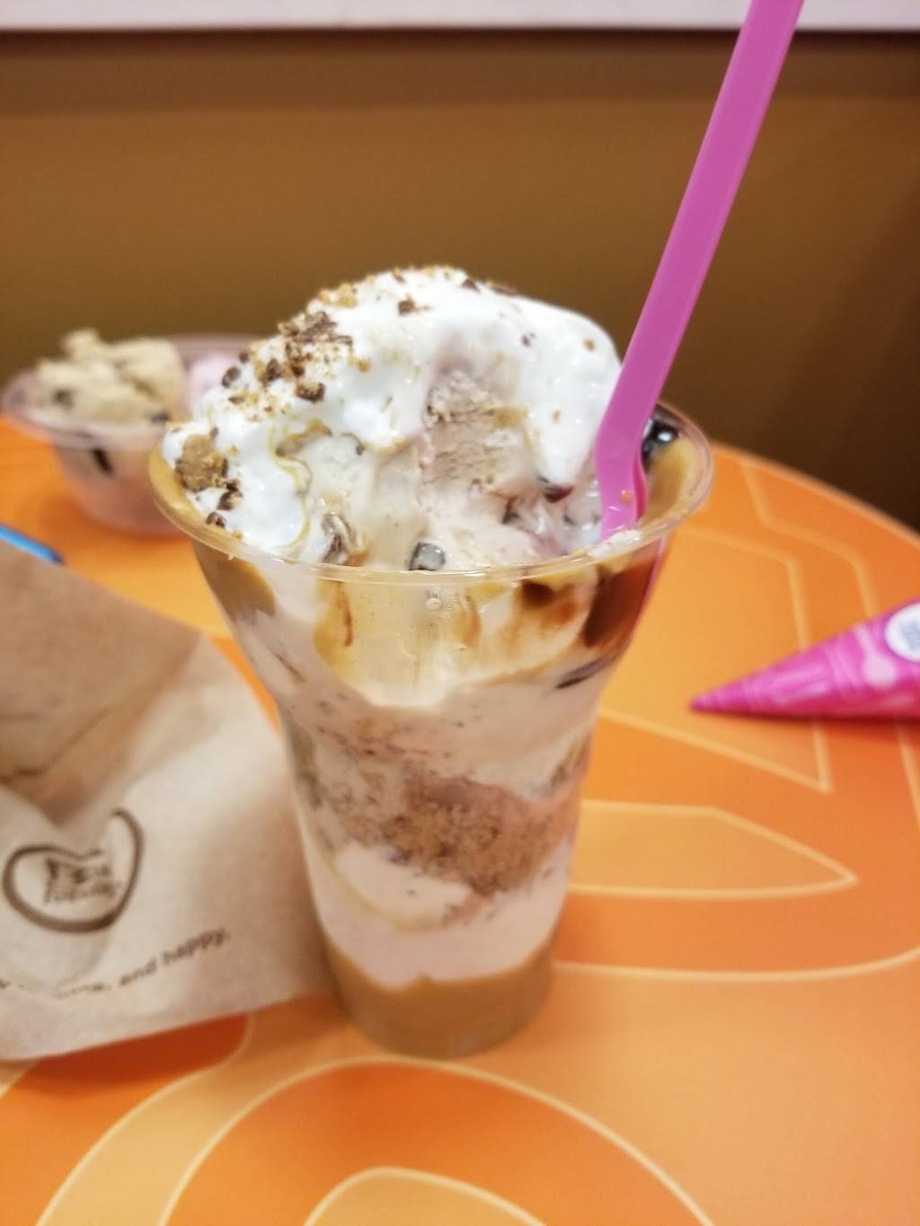 Dunkin Donuts | cafe | 717 Cypress Village Blvd, Sun City Center, FL 33573, USA | 8136333003 OR +1 813-633-3003