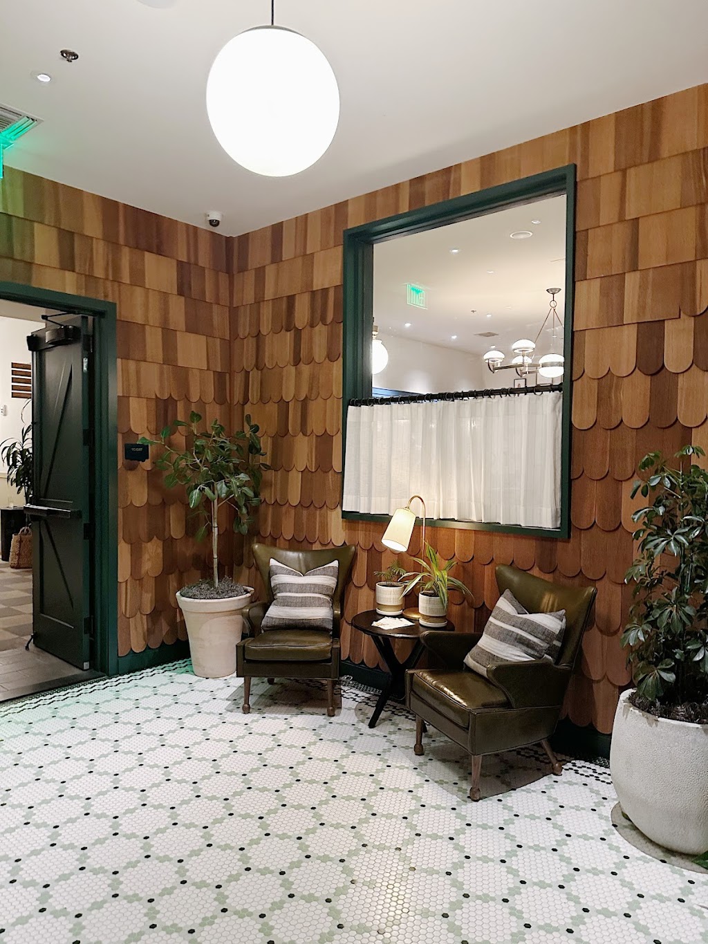 Rainbird | restaurant | 609 W Main St, Merced, CA 95340, USA | 2094464026 OR +1 209-446-4026