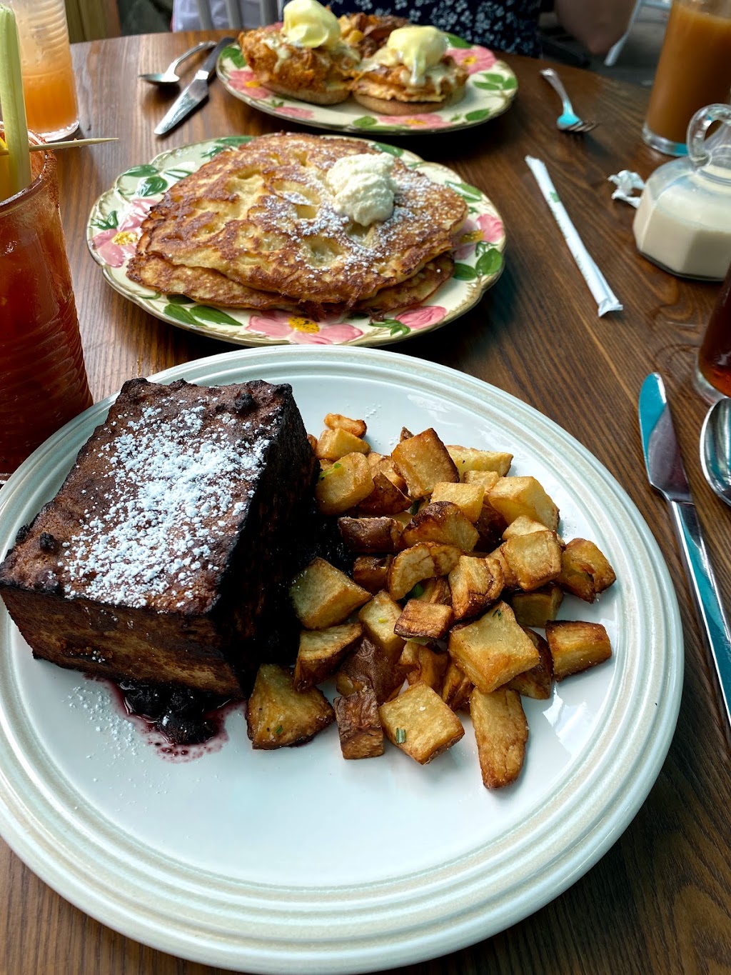 Crazy Aunt Helens | restaurant | 713 8th St SE, Washington, DC 20003, USA | 2027508140 OR +1 202-750-8140