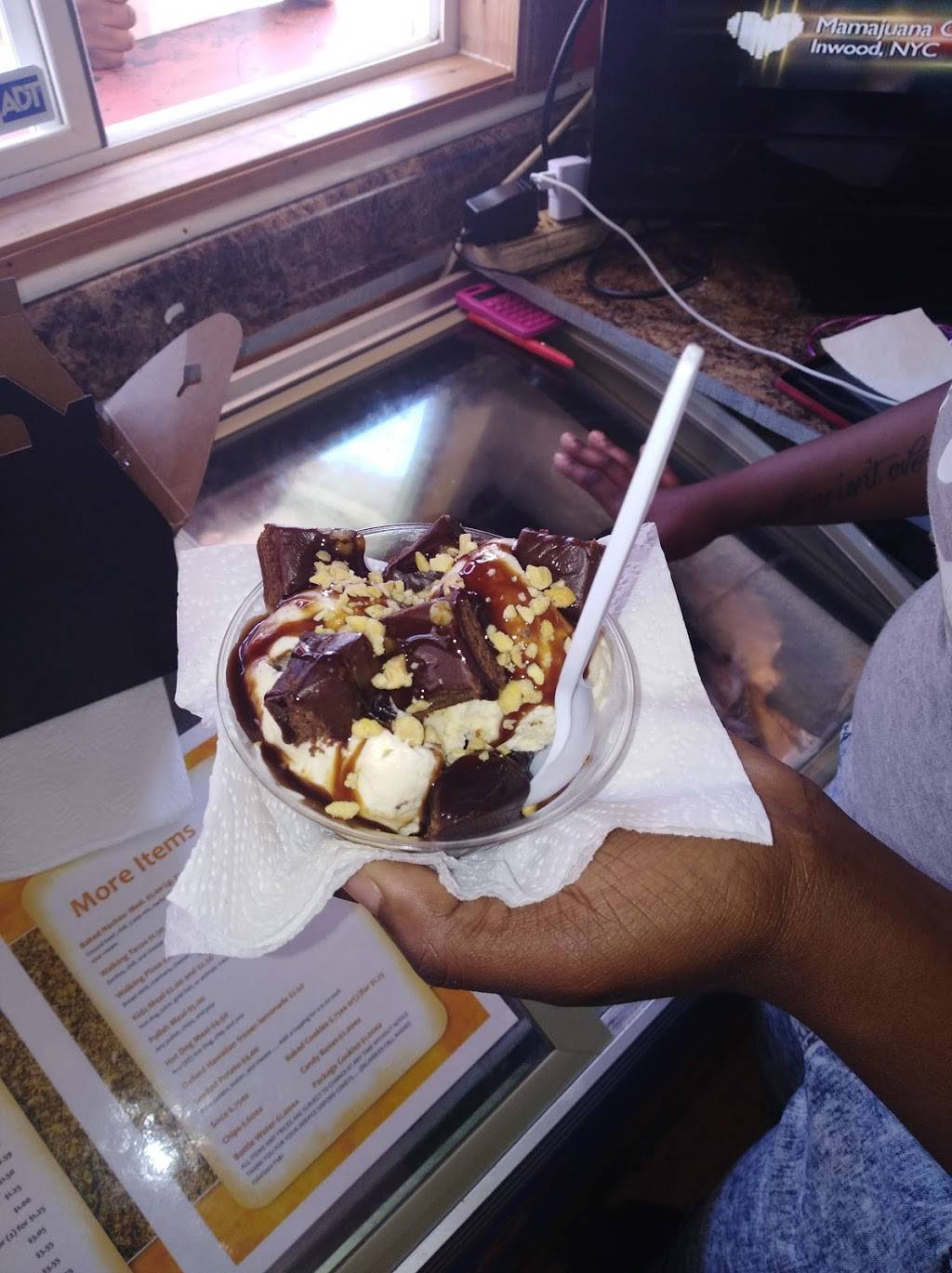 Oxford Coneys | restaurant | 1307 Oxford St, Fort Wayne, IN 46806, USA | 2602037381 OR +1 260-203-7381