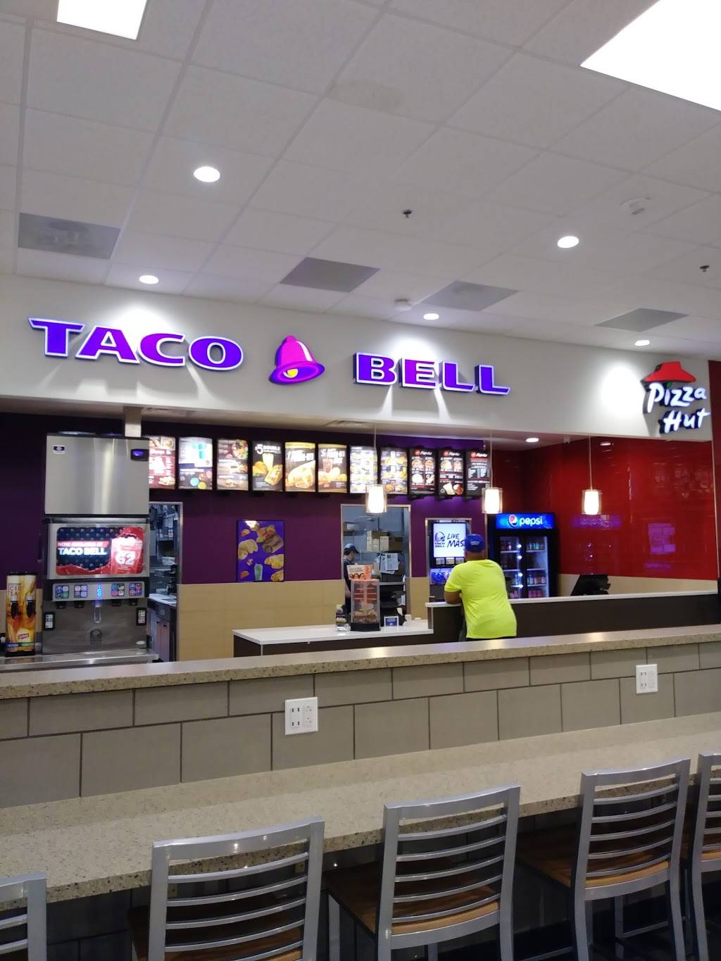 Taco Bell | restaurant | 540 Cluverius Ave, Great Lakes, IL 60088, USA | 8476899950 OR +1 847-689-9950