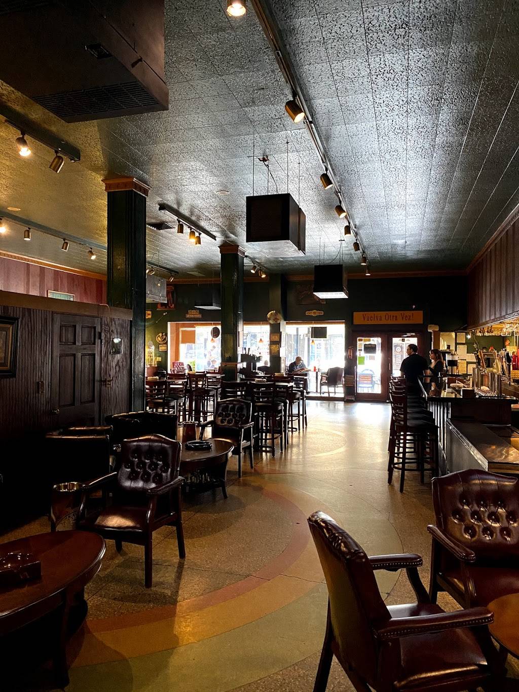 King Corona Cigars Bar And Cafe | restaurant | 1523 E 7th Ave, Tampa, FL 33605, USA | 8132419109 OR +1 813-241-9109