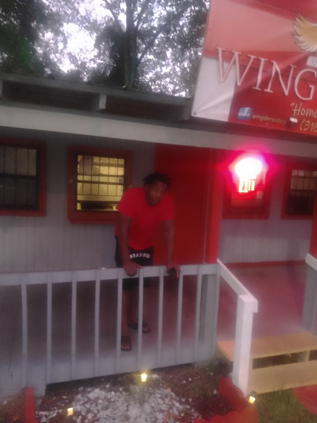 Wing Den Eatery | restaurant | 708 Moss St, Winnfield, LA 71483, USA | 3185840824 OR +1 318-584-0824