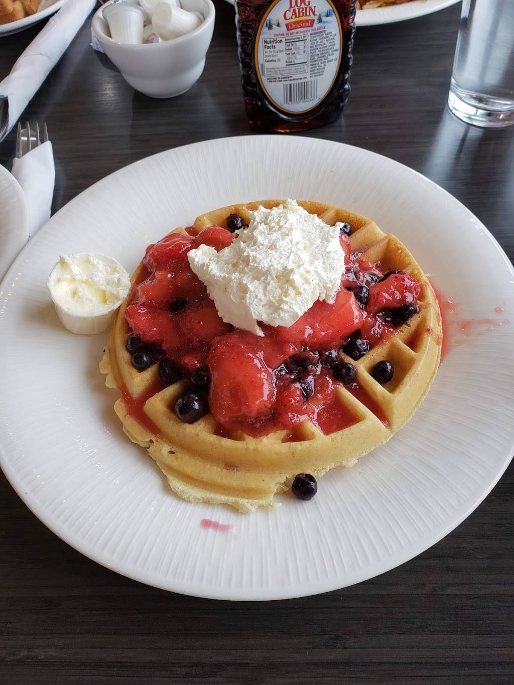 Lucas Coney Island | restaurant | 2010 N Opdyke Rd, Auburn Hills, MI 48326, USA | 2483731820 OR +1 248-373-1820