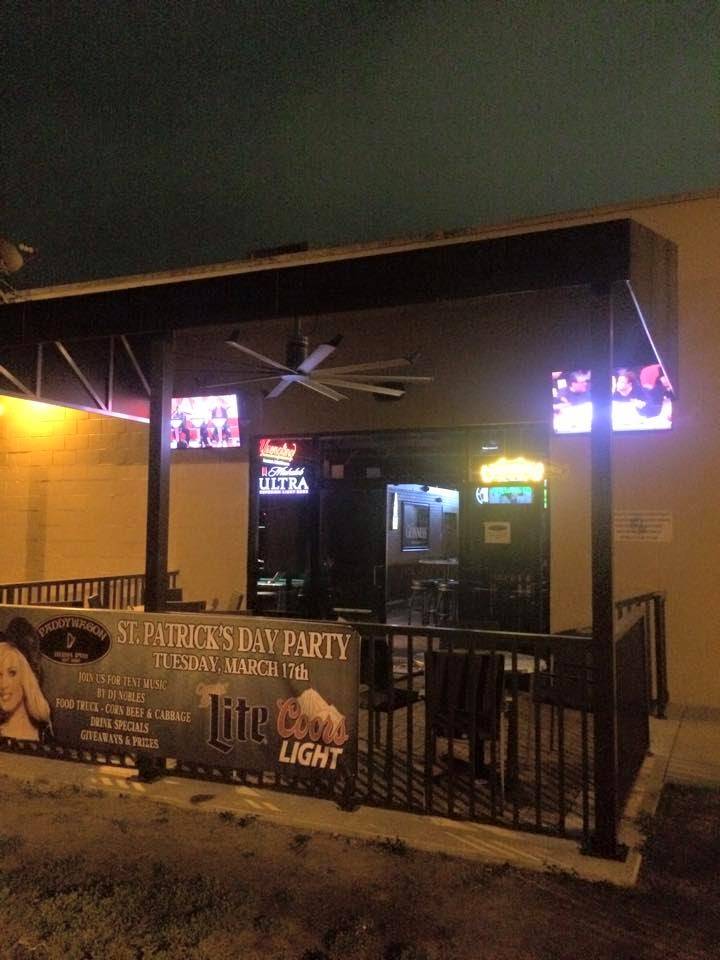 PaddyWagon Irish Pub | restaurant | 1852 James L Redman Pkwy, Plant City, FL 33563, USA | 8137045902 OR +1 813-704-5902