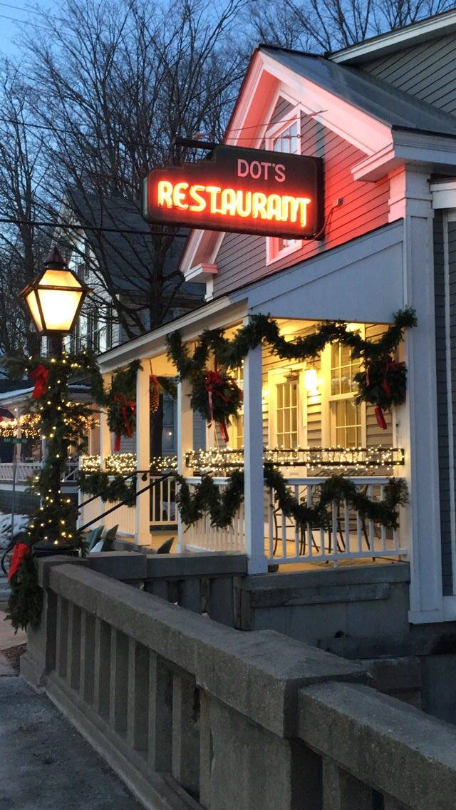 Dots | restaurant | 3 W Main St, Wilmington, VT 05363, USA | 8024647284 OR +1 802-464-7284