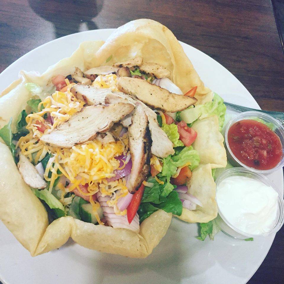 FlavorPhil’s Family Restaurant | restaurant | 803 Chelsea St, Brockville, ON K6V 5T4, Canada | 6133423277 OR +1 613-342-3277