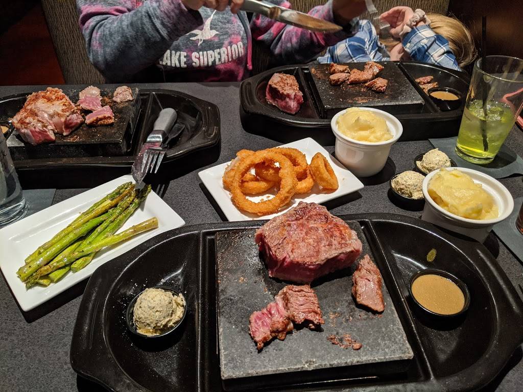 Black Rock Bar & Grill - Grand Rapids | restaurant | 3195 28th St SE, Kentwood, MI 49512, USA | 6163694047 OR +1 616-369-4047