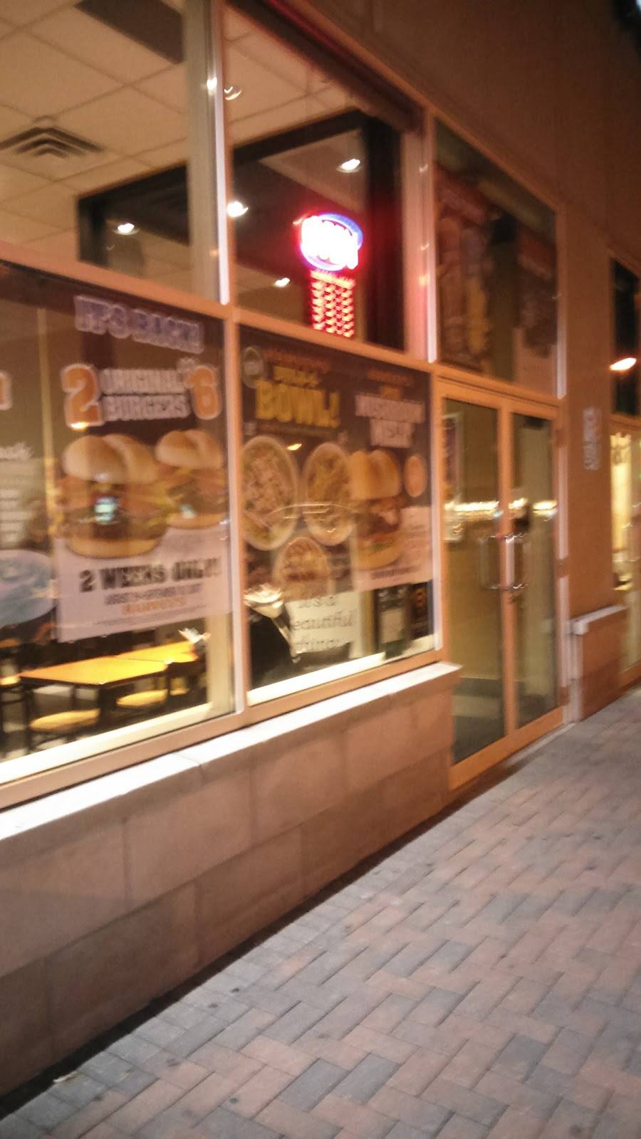 Harveys | restaurant | 8865 Yonge St, Richmond Hill, ON L4C 6Z1, Canada | 9058868338 OR +1 905-886-8338