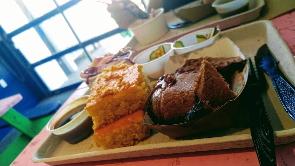 Pink Pig BBQ | restaurant | 35 Narragansett Ave, Jamestown, RI 02835, USA | 4012973258 OR +1 401-297-3258