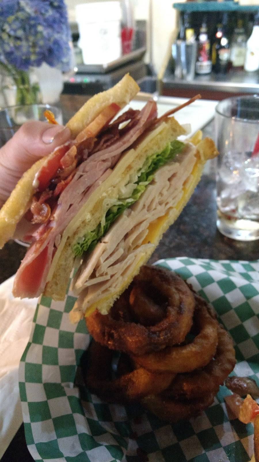 Rogue Brew Pub & Eatery | restaurant | 31500 NW Commercial St, North Plains, OR 97133, USA | 5036475268 OR +1 503-647-5268