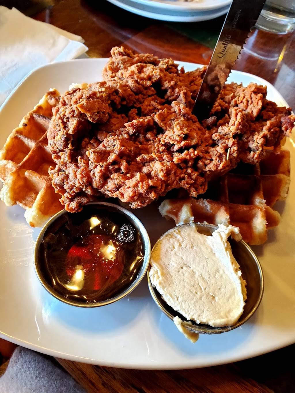 Hot Head Fried Chicken | restaurant | 2671 S Kinnickinnic Ave, Milwaukee, WI 53207, USA | 4148080481 OR +1 414-808-0481