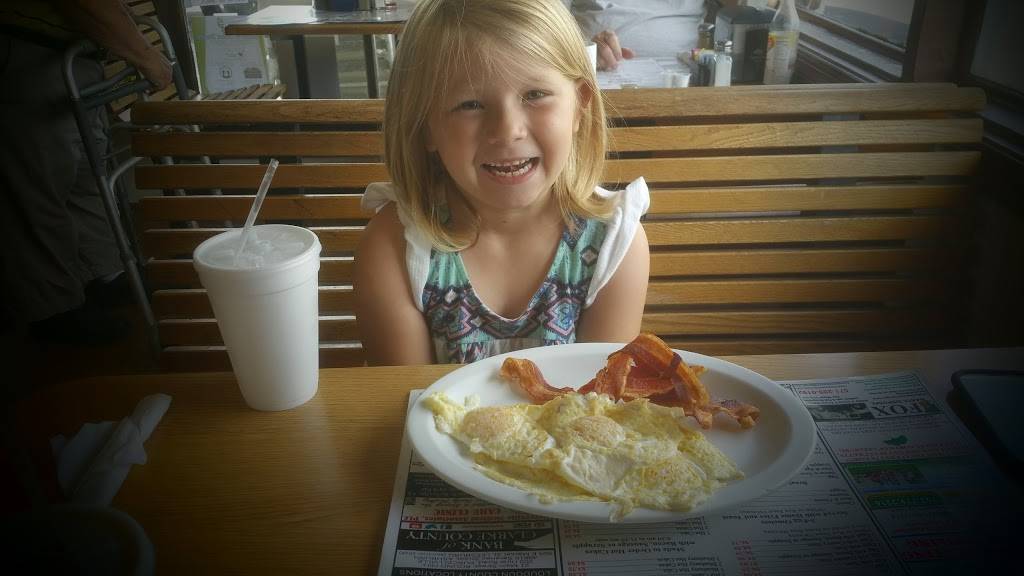 Tammys Diner | restaurant | 2 E Loudoun St, Round Hill, VA 20141, USA | 5403380080 OR +1 540-338-0080