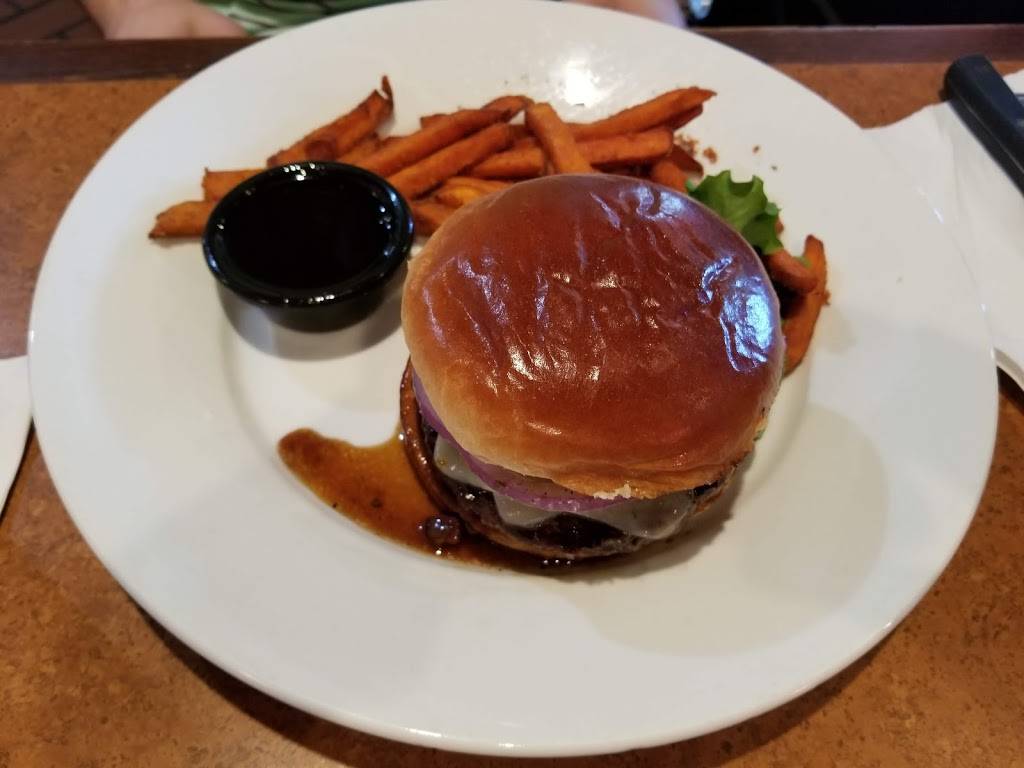 TGI Fridays | restaurant | 1240 E Ireland Rd, South Bend, IN 46614, USA | 5742919070 OR +1 574-291-9070